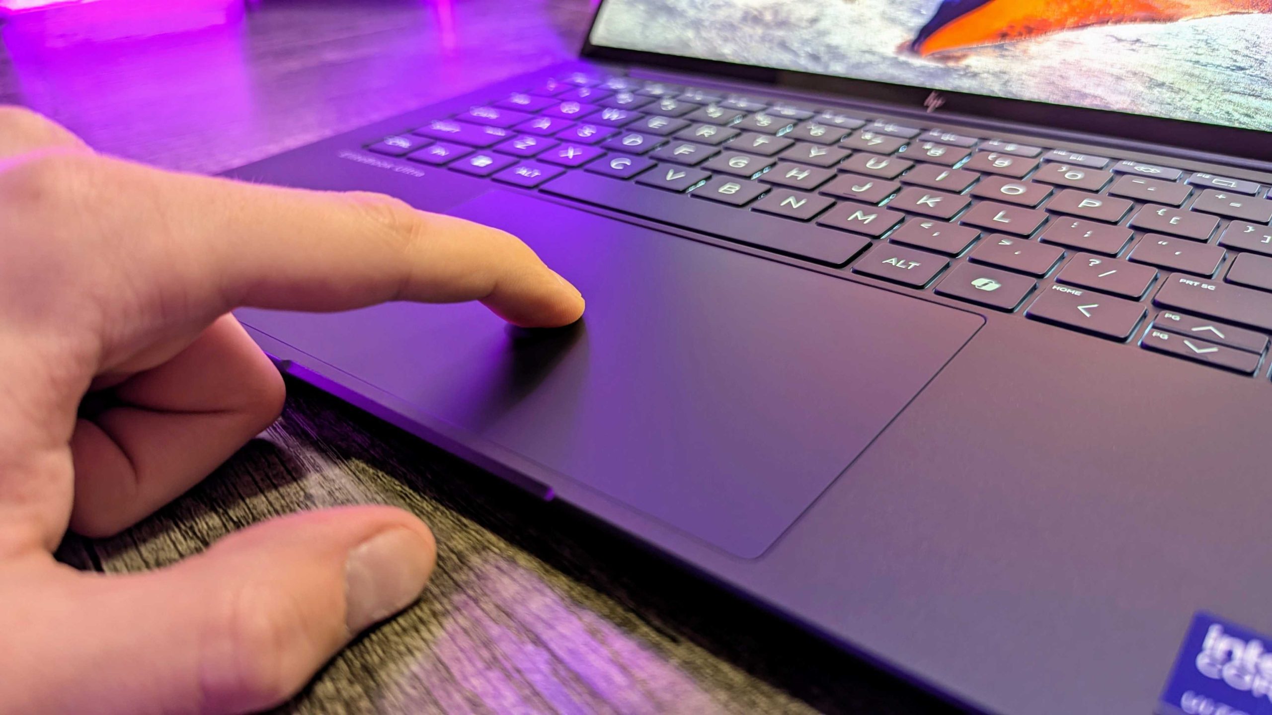 Masa depan teknologi haptic feedback di smartphone dan laptop
