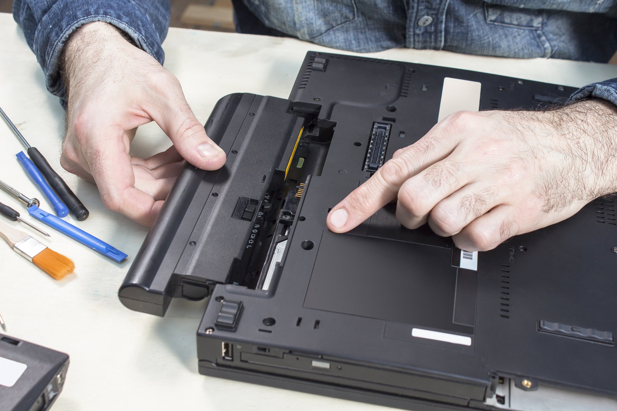Perawatan baterai laptop agar awet